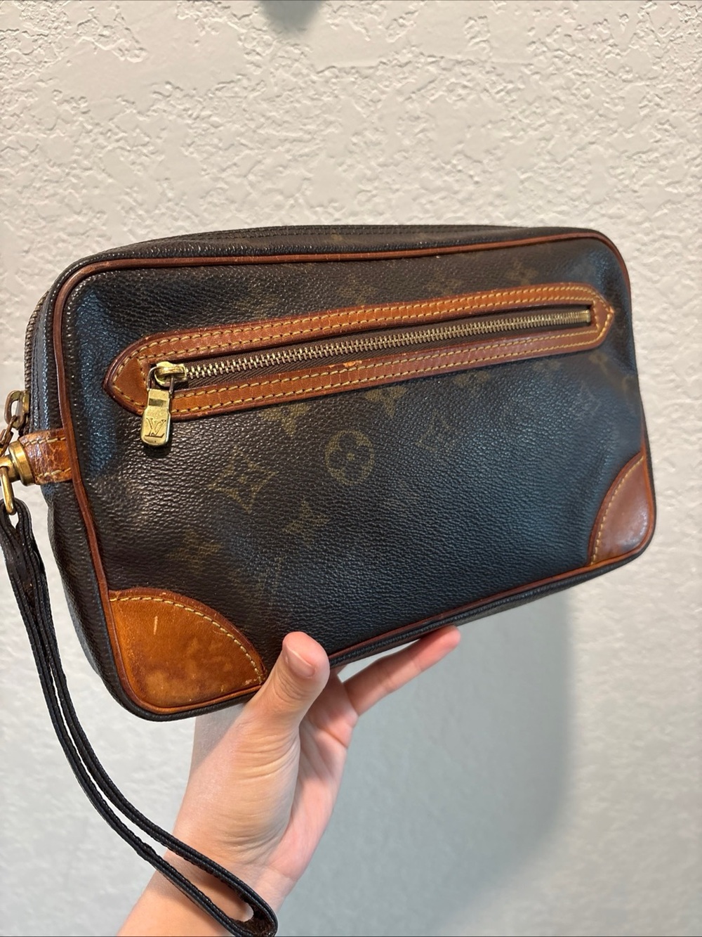 Louis Vuitton Marly Dragonne
Monogram Clutch Bag - Picture 2 of 14